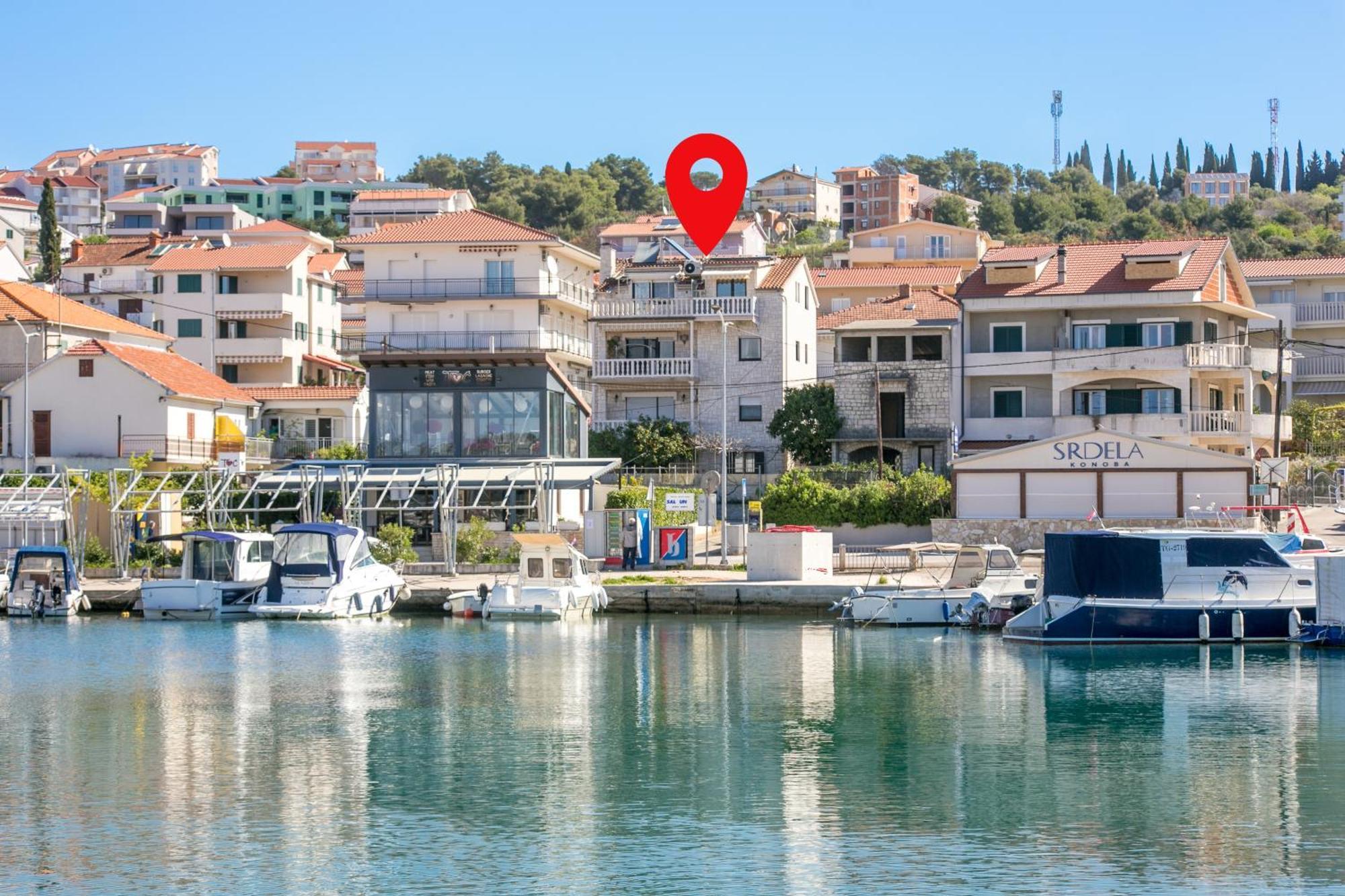 Seaside Apartments With A Swimming Pool Okrug Gornji, Ciovo - 11374 Trogir Exterior photo